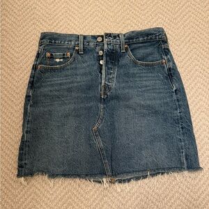 Levi’s Dark Blue Denim Mini Skirt with Button Front- size 29